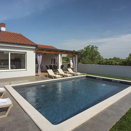 Mit Privatem Pool, Klima, Wlan, Bbq In Der Naehe Vom